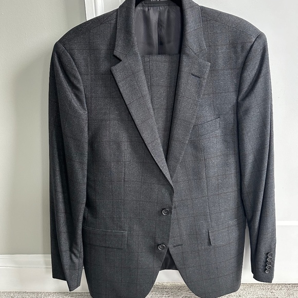 Hugo Boss Dark Gray Suit with Light Red Window Pane Design - Picture 1 of 4